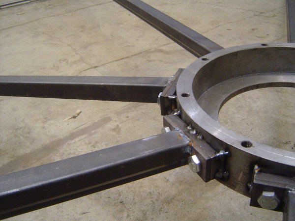 Lower bearing mount, side view with connection plates